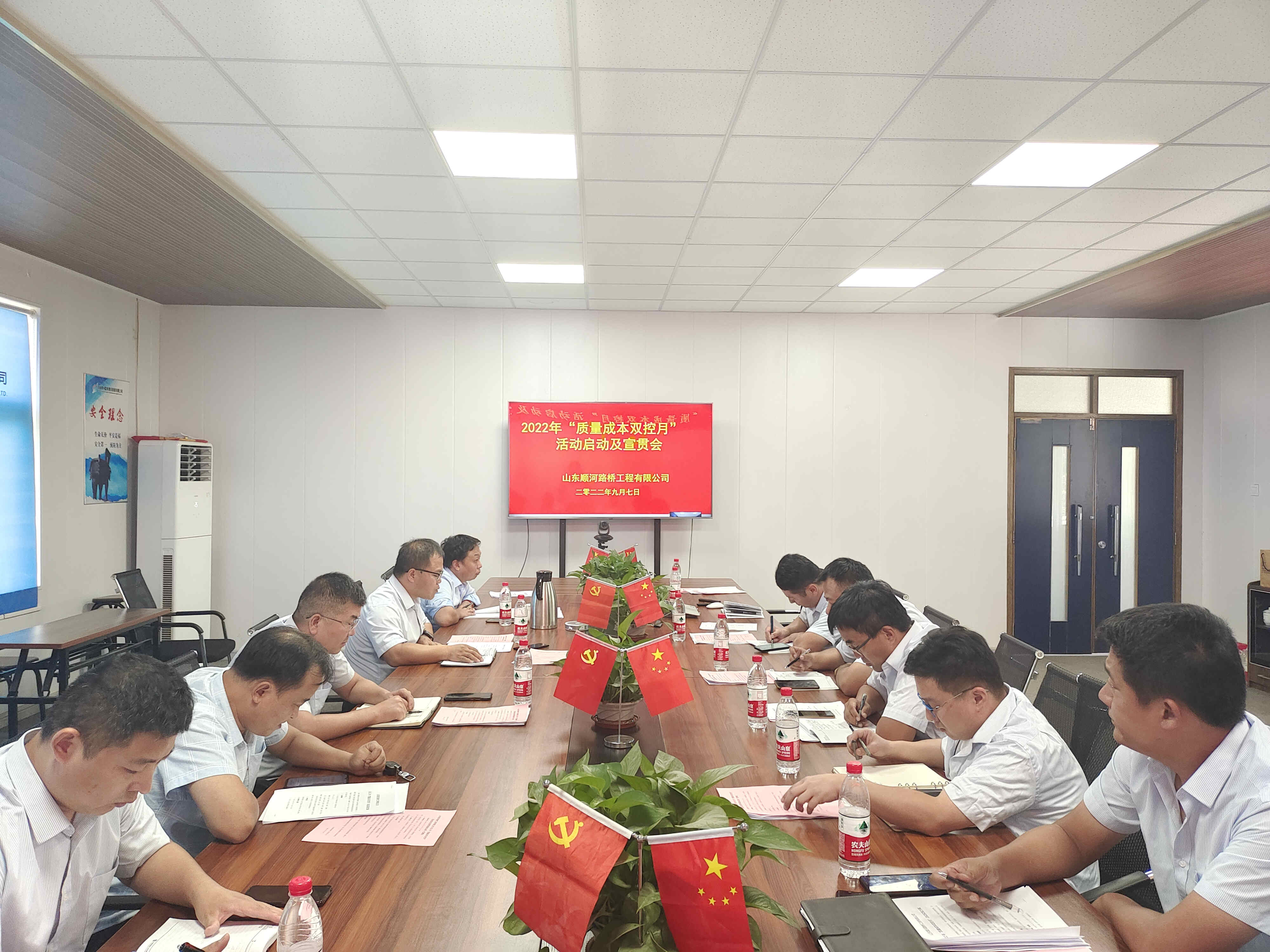 120×1.8/1.6米天然氣燒高檔琉璃瓦輥道窯生產(chǎn)線（日產(chǎn)50噸，素?zé)詿C合能耗75m3/噸產(chǎn)品）
